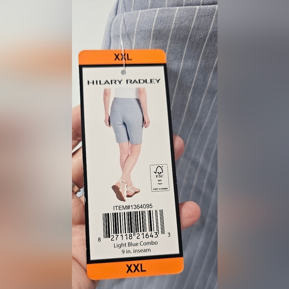 Hilary Radley Women's Mid Rise Bermuda Blue White Shorts 9" Inseam Size XXL NWT - Picture 4 of 12